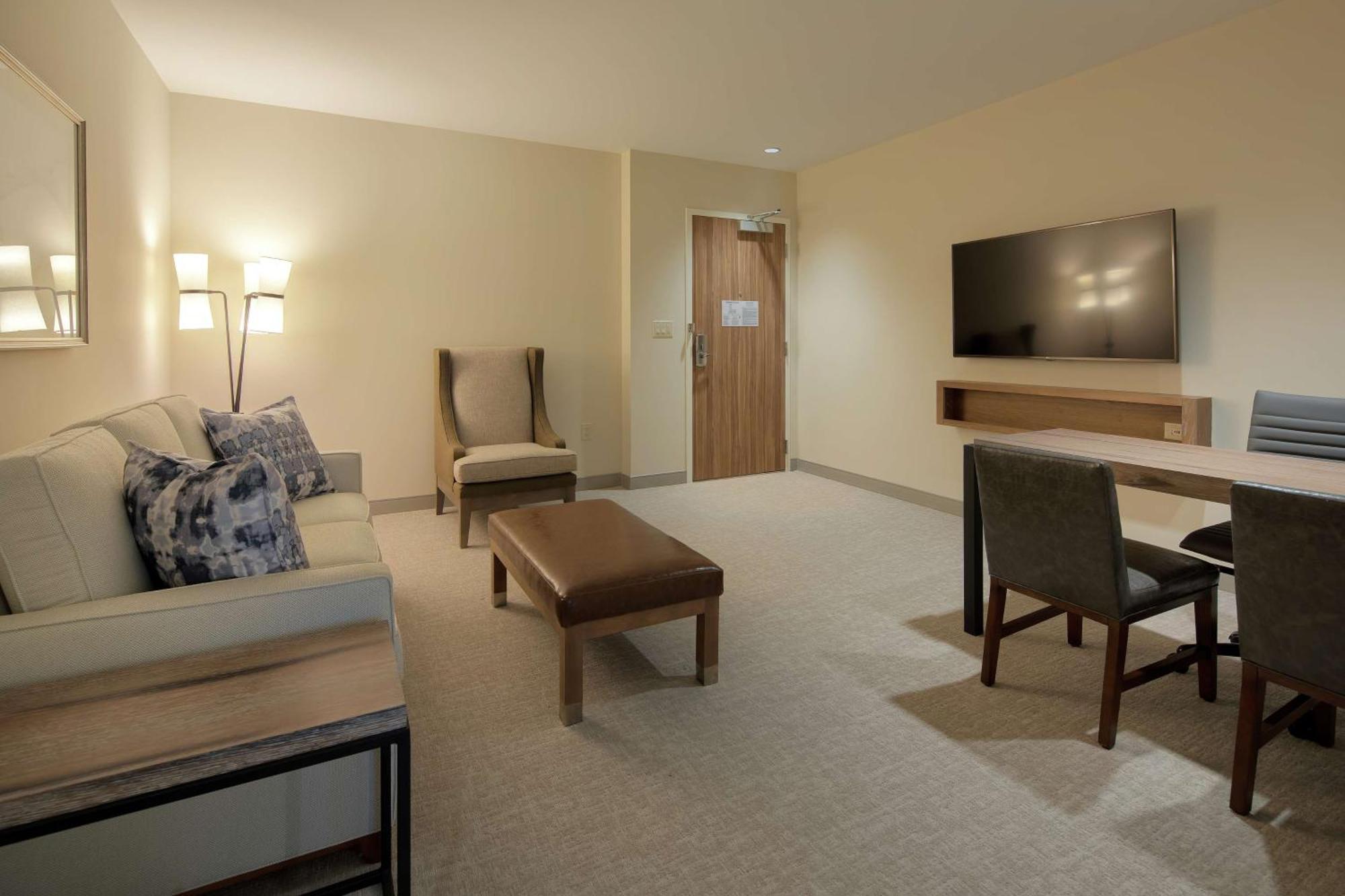 Embassy Suites St Augustine Beach Oceanfront Resort Сент-Огастин Экстерьер фото