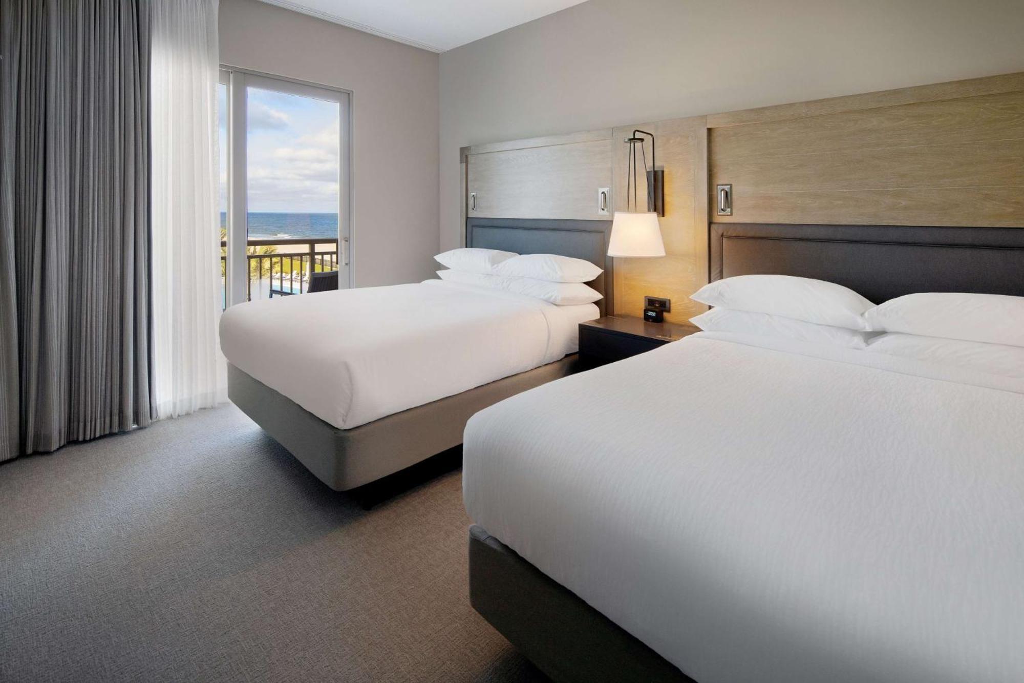 Embassy Suites St Augustine Beach Oceanfront Resort Сент-Огастин Экстерьер фото