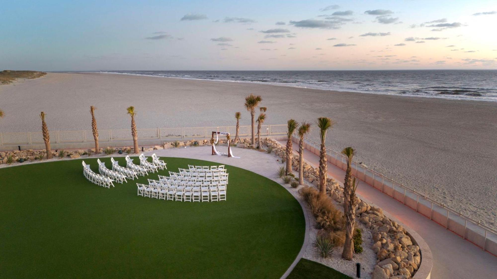 Embassy Suites St Augustine Beach Oceanfront Resort Сент-Огастин Экстерьер фото